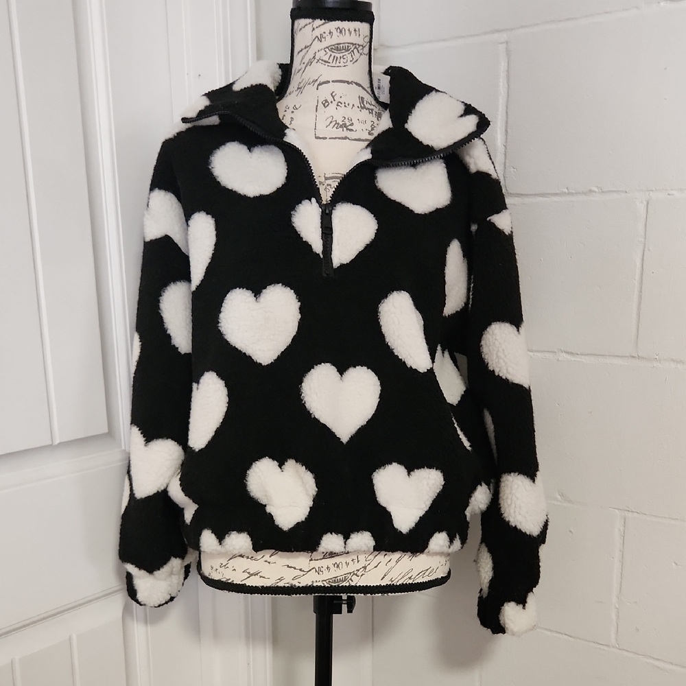 Stoosh Black Sherpa Pullover with White Heart Print Oversized NWT